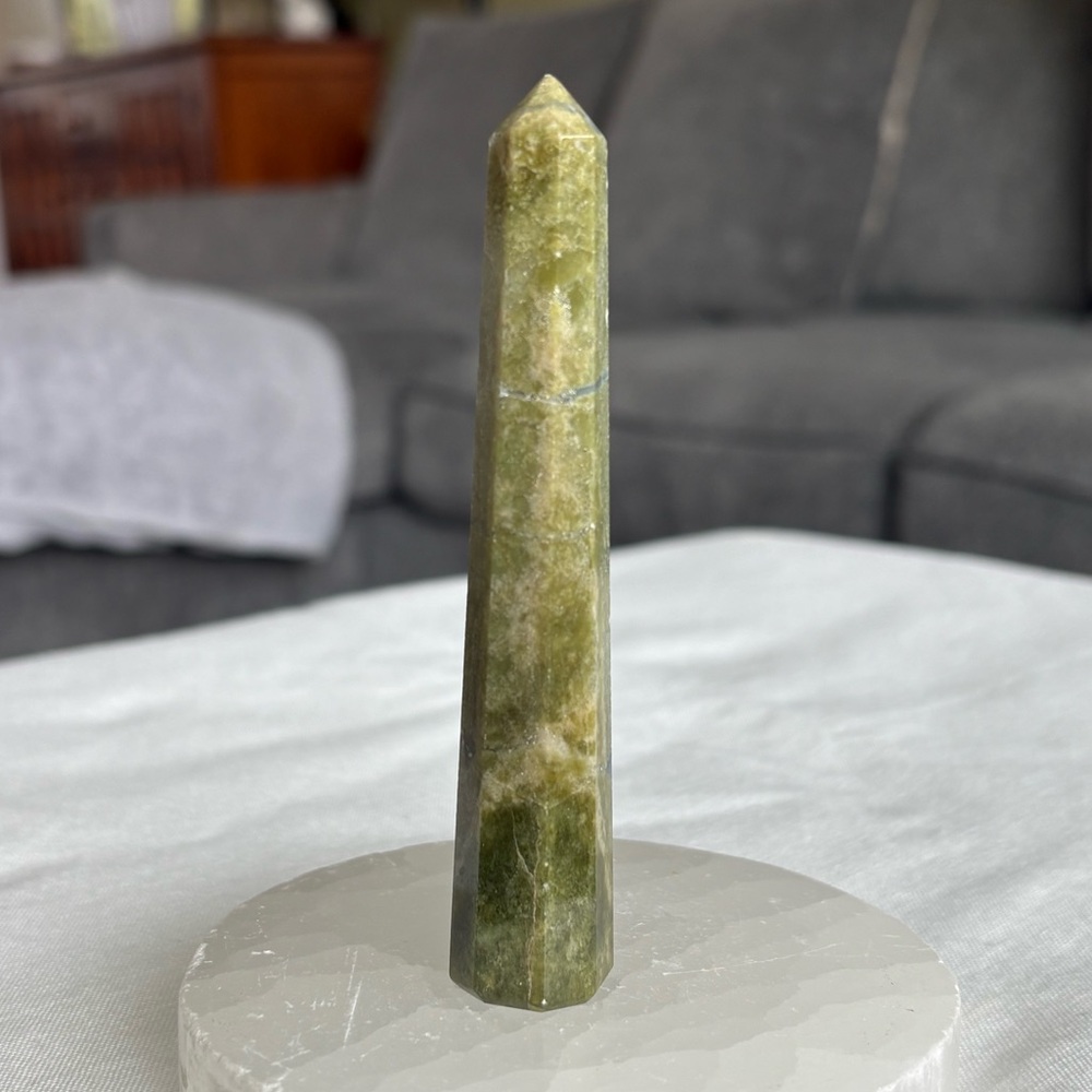 Vesuvianite tower - Picture 3 of 4